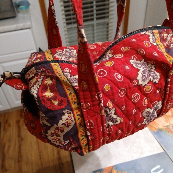 Beautiful! Red Vera Bradley Purse - Picture 1 of 7